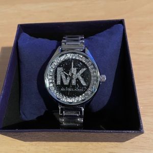 New Michael Kors Women’s Watch Never worn